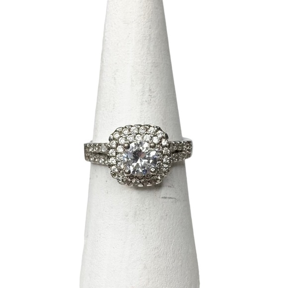 Sterling Silver CZ & Crystal Engagement Fancy Special Occassion Ring Size 6 - Picture 1 of 11